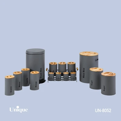 سرویس آشپزخانه 16 پارچه برند یونیک Unique کد UN-8052 مدل استوانه گرد رنگ فیلی (طوسی) درب بامبو